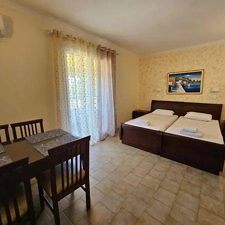 Апартаменты Seaside With Stunning Views
